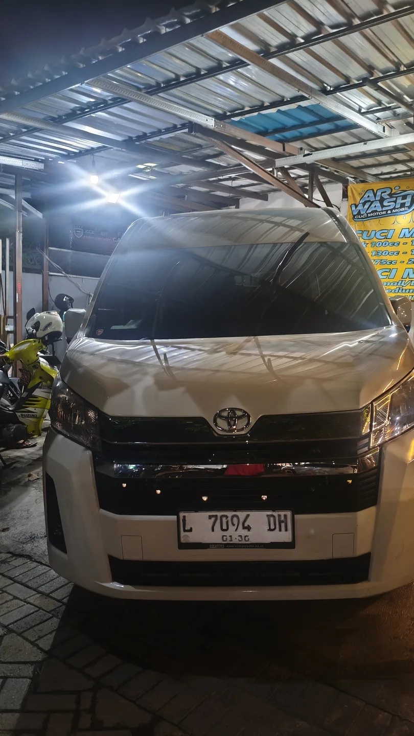 Toyota Hiace premio
