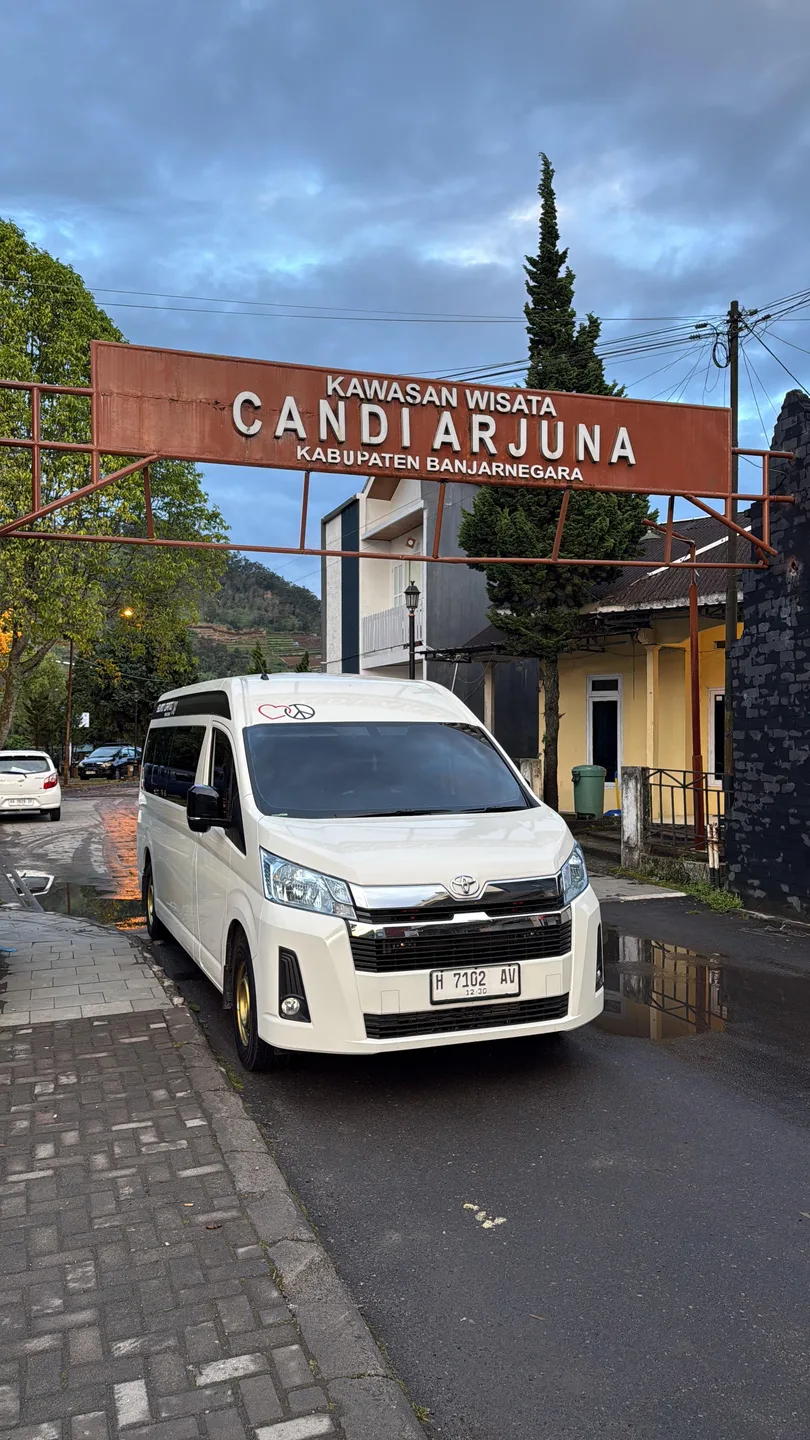 Toyota Hiace Premio